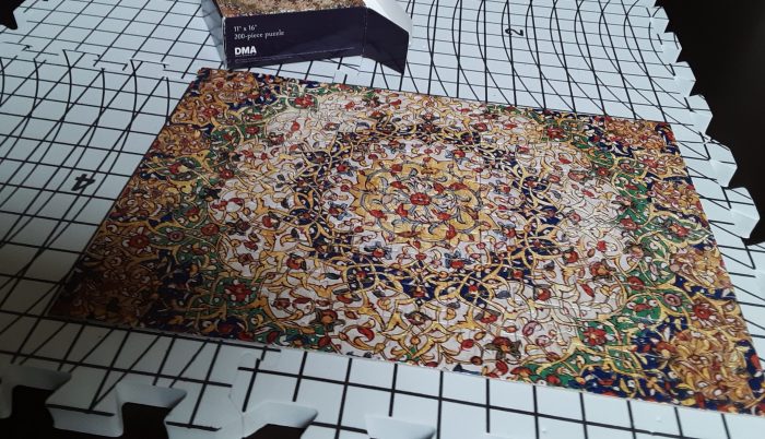 200-piece puzzle of islamic calligraphy/art