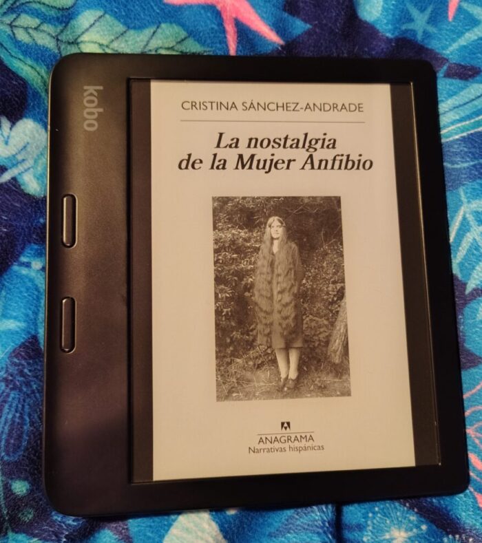 Book cover for La nostalgia de la Mujer Anfibio shown on Kobo ereader